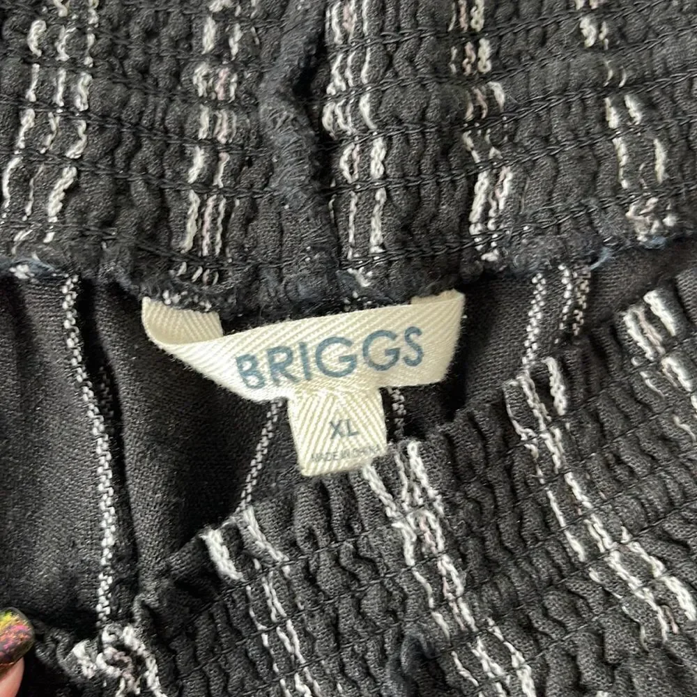 Briggs linen and rayon shorts.  Size XL.